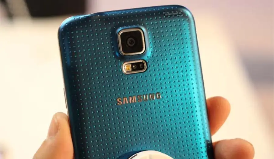 Samsung Galaxy S5 Neo, Nougat a sorpresa