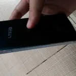 Samsung Galaxy Alpha, problemi con la colla dei componenti