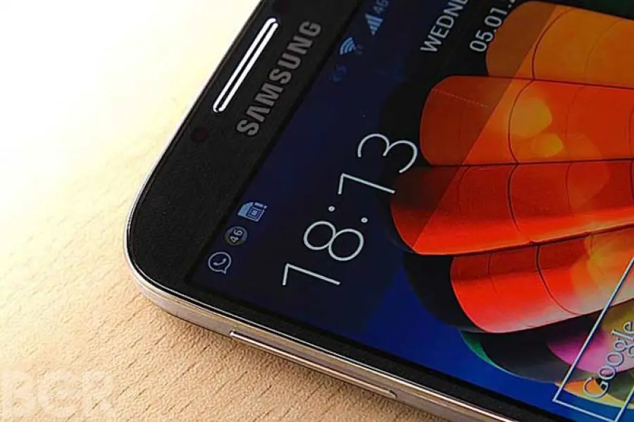 Samsung Galaxy S4 a fuoco, ecco cosa risponde l'azienda