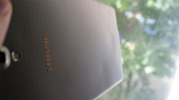 Samsung Galaxy Tab S 8.4: scocca deformata per il caldo?