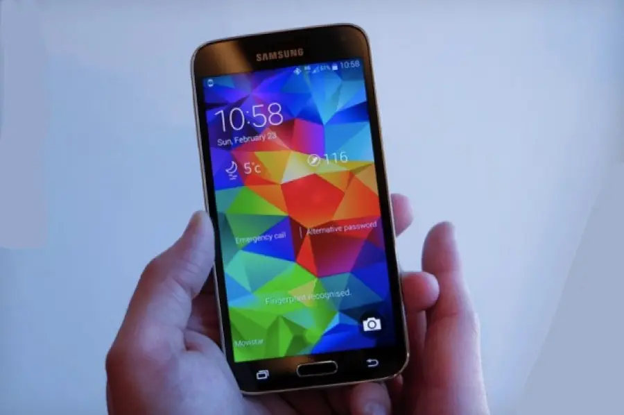 Lettore delle impronte digitali anche su Samsung Galaxy S5