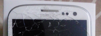 Samsung Galaxy S3, foto dello schermo distrutto Samsung Galaxy S3