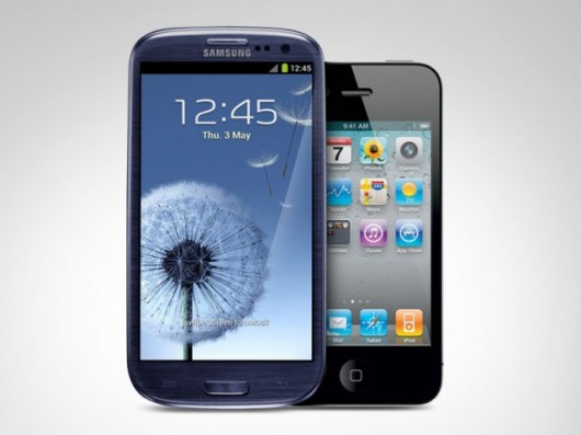 Samsung Galaxy S3 vs. iPhone 4S Samsung Galaxy S3