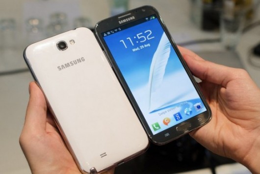 Samsung Galaxy S3 vs. Samsung Galaxy-Note 2 Samsung Galaxy S3 vs. Samsung Galaxy Note 2